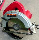 電動鋸(これも必須でしょう)