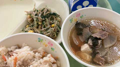 給食