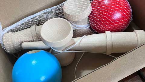 ジイジにも難しいけん玉