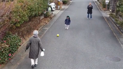 連日のボール遊び